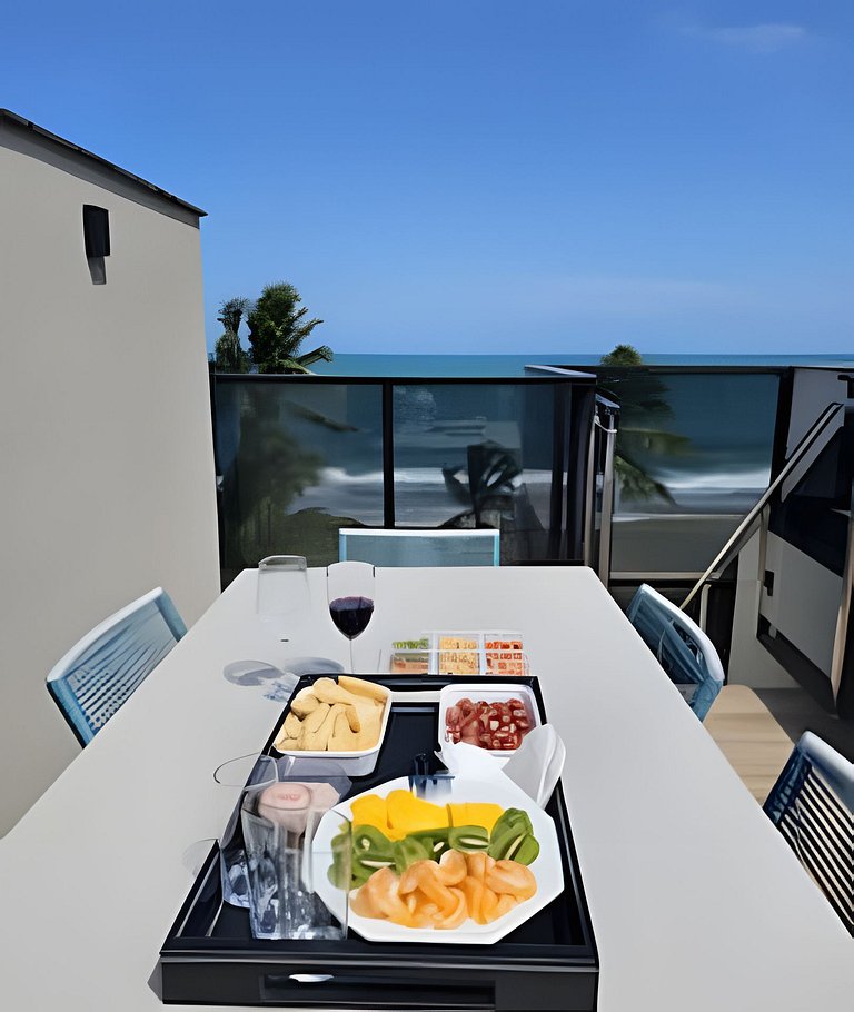 Ap com piscina  com vista mar e beira-mar