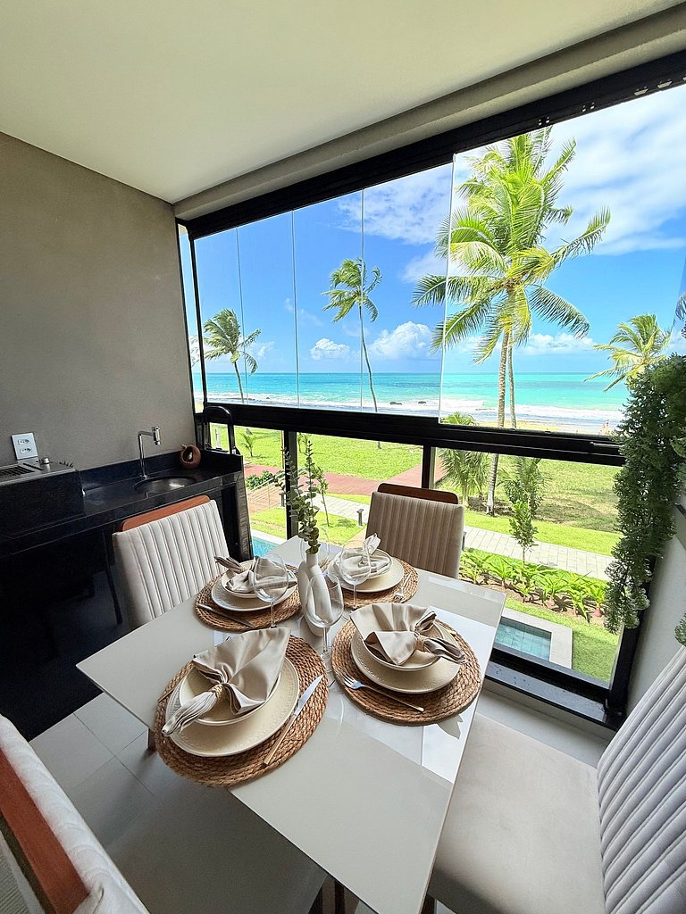 Apartamento beira-mar /resort pé na areia