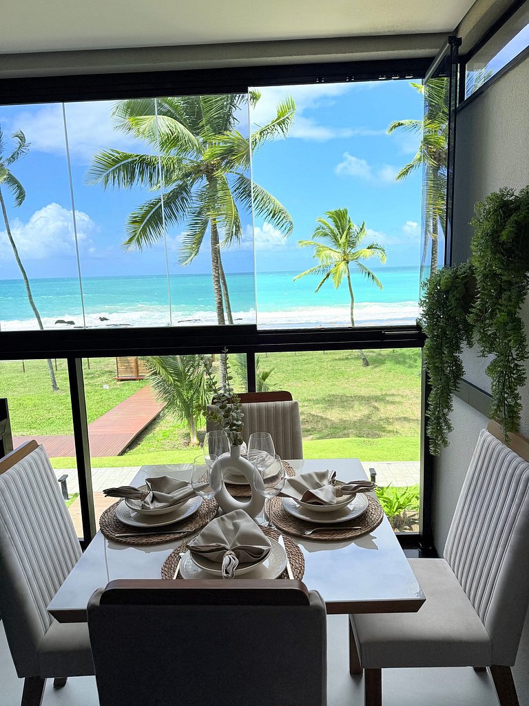 Apartamento beira-mar /resort pé na areia